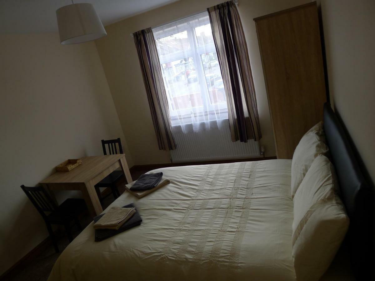 Wembley Homestay Лондон Екстер'єр фото